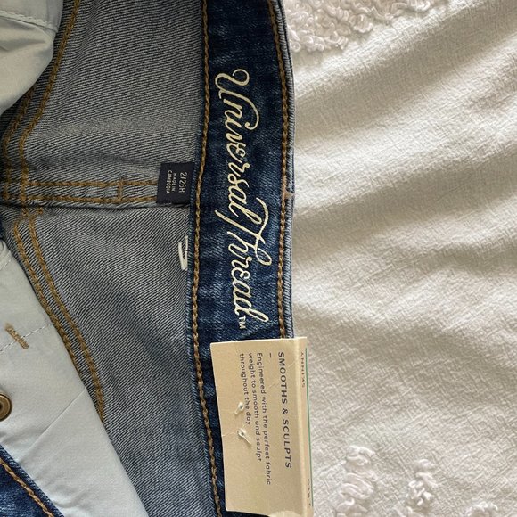 Universal Thread Denim Jeans *NEVER WORN* Tags - Picture 1 of 6